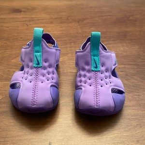 Young toddler Nike water shoes for summer. Rarely worn and in great shape